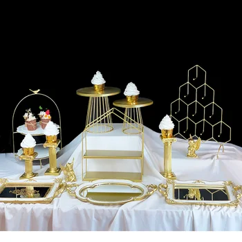 Altın Kek Cupcake Ekran Standları yiyecek tepsisi Sofra Ekmek Kek Tabakları Düğün Parti için Tatlı Tutucu Bakeware Yemek Takımı