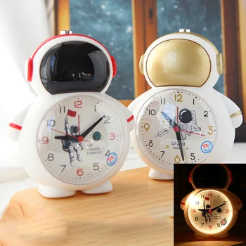 Astronot Yaratıcı çocuk Parlayan çalar saat Karikatür Astronot Masa Saati Zamanlama Fonksiyonu Çocuk Sevimli Süpürme Saniye Saat